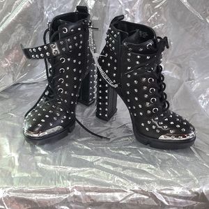 Gianni Bini Rhinestones booties